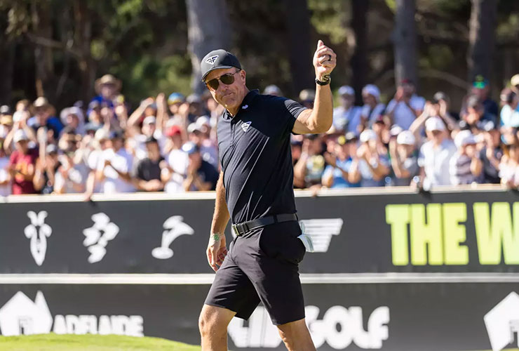 Phil Mickelson and Bubba Watson offer up a new solution to include LIV Golfers in majors