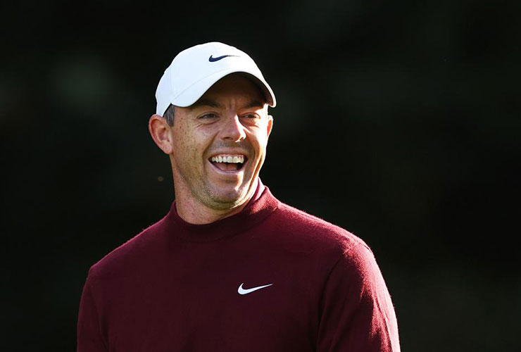 Rory McIlroy couldn’t have made this fried-egg bunker shot look any easier