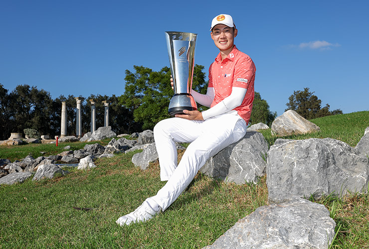 Jazz Janewattananond pictured with the International Series Morocco trophy on 6 November 2022 at Royal Golf Dar Es Salam. Picture By Asian Tour