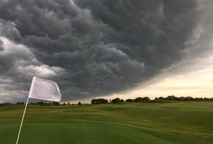 Man who said he was playing golf in hurricane because he couldn’t resist ‘SUPER HOT DEAL’ was actually pranking his friend