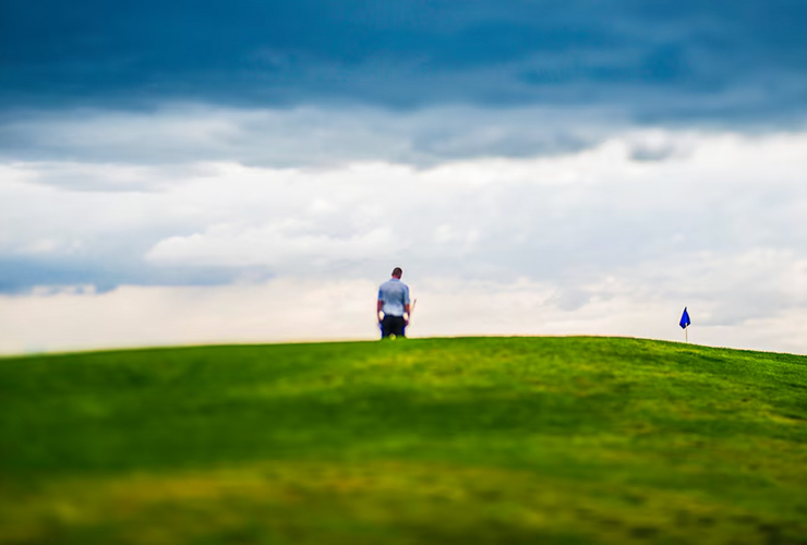 15 handicap shoots 120 in front of boss after lying about handicap during job interview