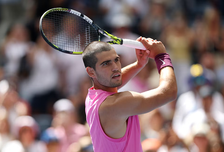 Carlos Alcaraz celebrates U.S. Open round of 16 win with a golf swing