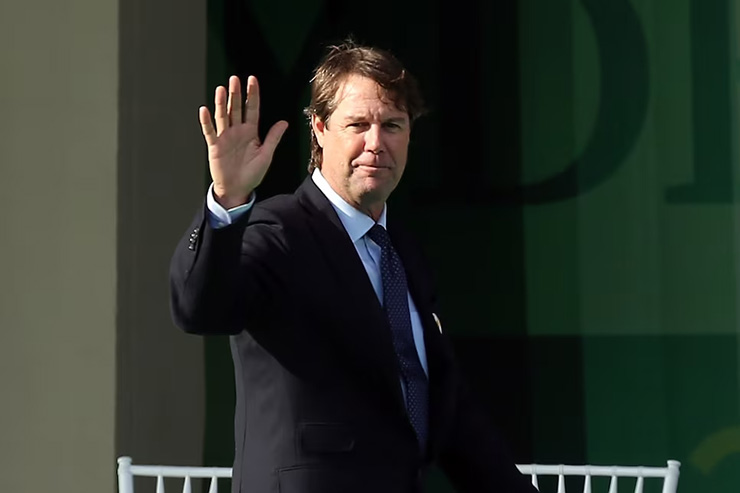 Paul Azinger questions if Rory McIlroy wants it both ways in his battle with fans