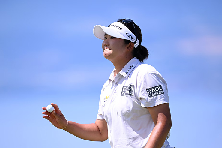60! Haeran Ryu records the lowest score in major history, is on cusp of second major this season