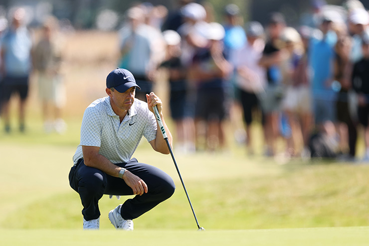 Rory McIlroy is among the leading logjams in Scotland